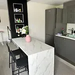 Διαμέρισμα New Modern Apartment, Scandinavian Style, Ocean View, Huge Terrace