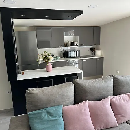 New Modern Apartment, Scandinavian Style, Ocean View, Huge Terrace דירה *