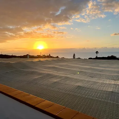 New Modern Apartment, Scandinavian Style, Ocean View, Huge Terrace 公寓 *